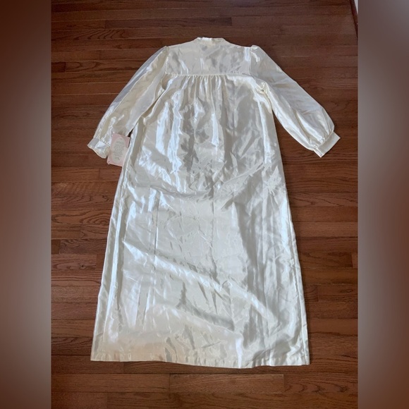 Vintage NWT Barbizon Cream Off-White Ivory Long Sleeve Night Gown with Lace - Picture 6 of 10
